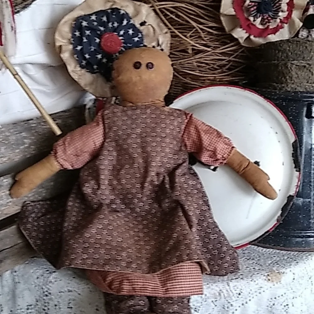 Primitive Doll - Picture 1 of 9